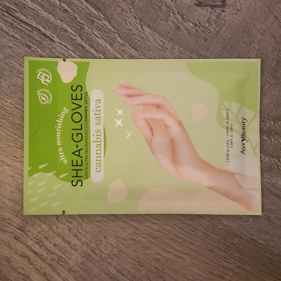 AvryBeauty 2pc Shea Socks & Gloves Bundle - Picture 4 of 5